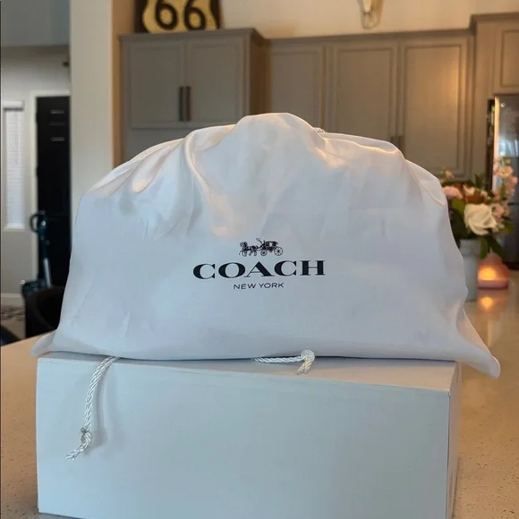 Coach Georgie Slide in Pink, Size 6.5 - Picture 5 of 5